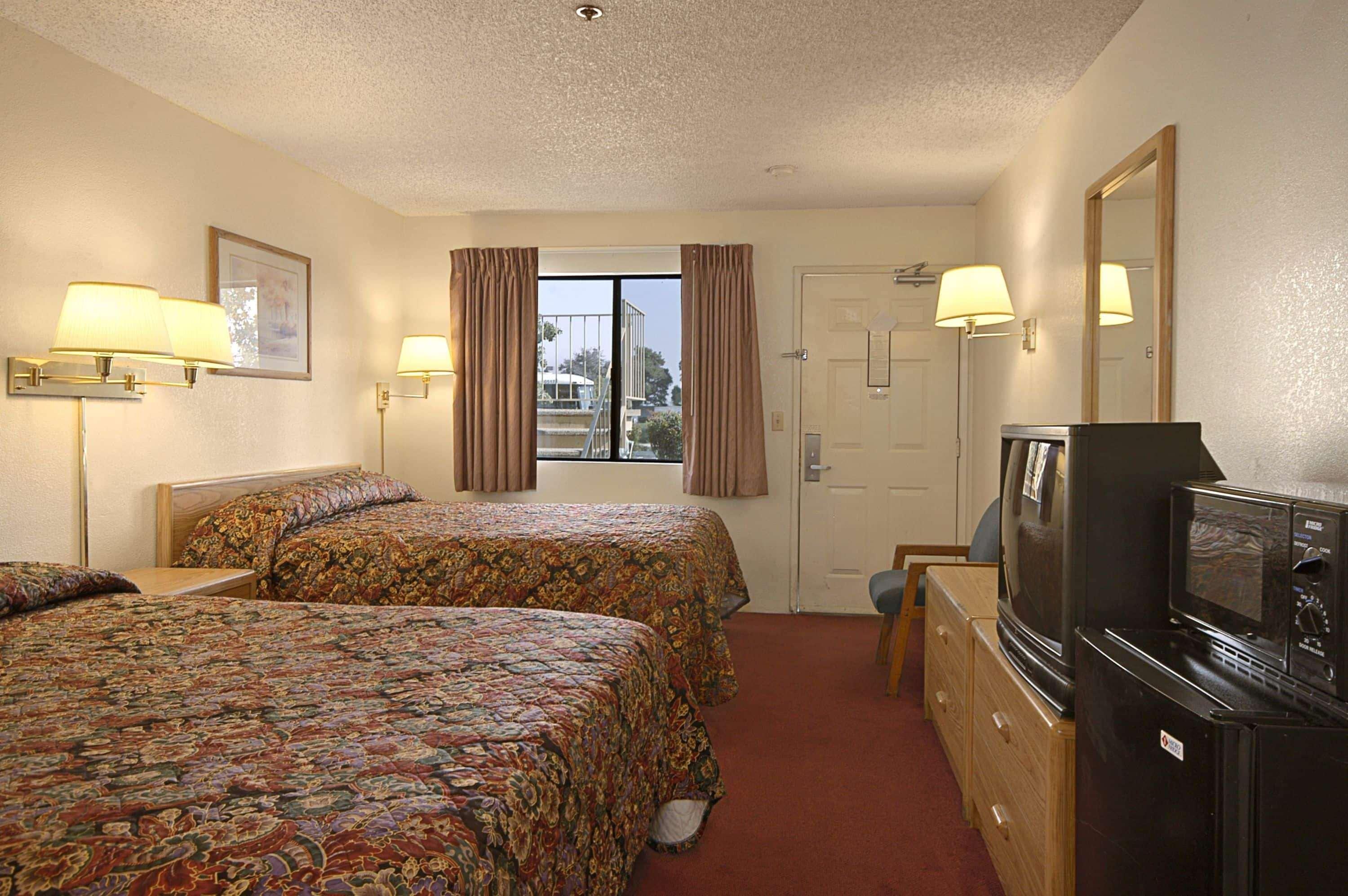 Days Inn By Wyndham Fresno South Cameră foto
